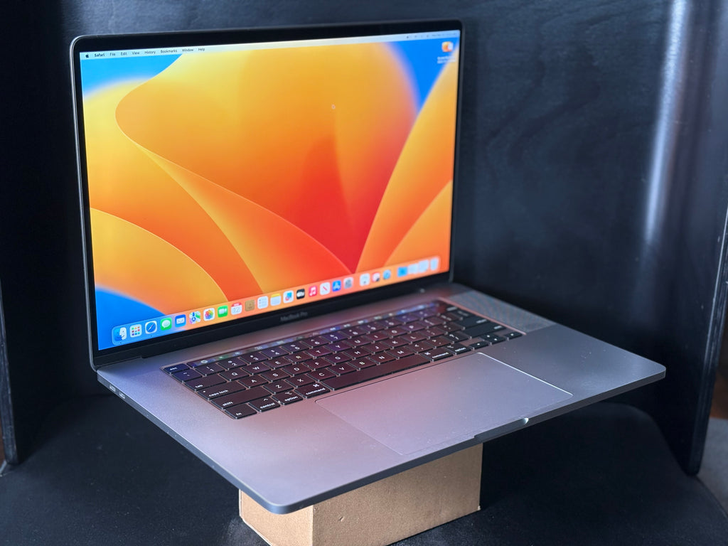 2019 MacBook Pro - i9 - 16GB - 1TB - (#2)