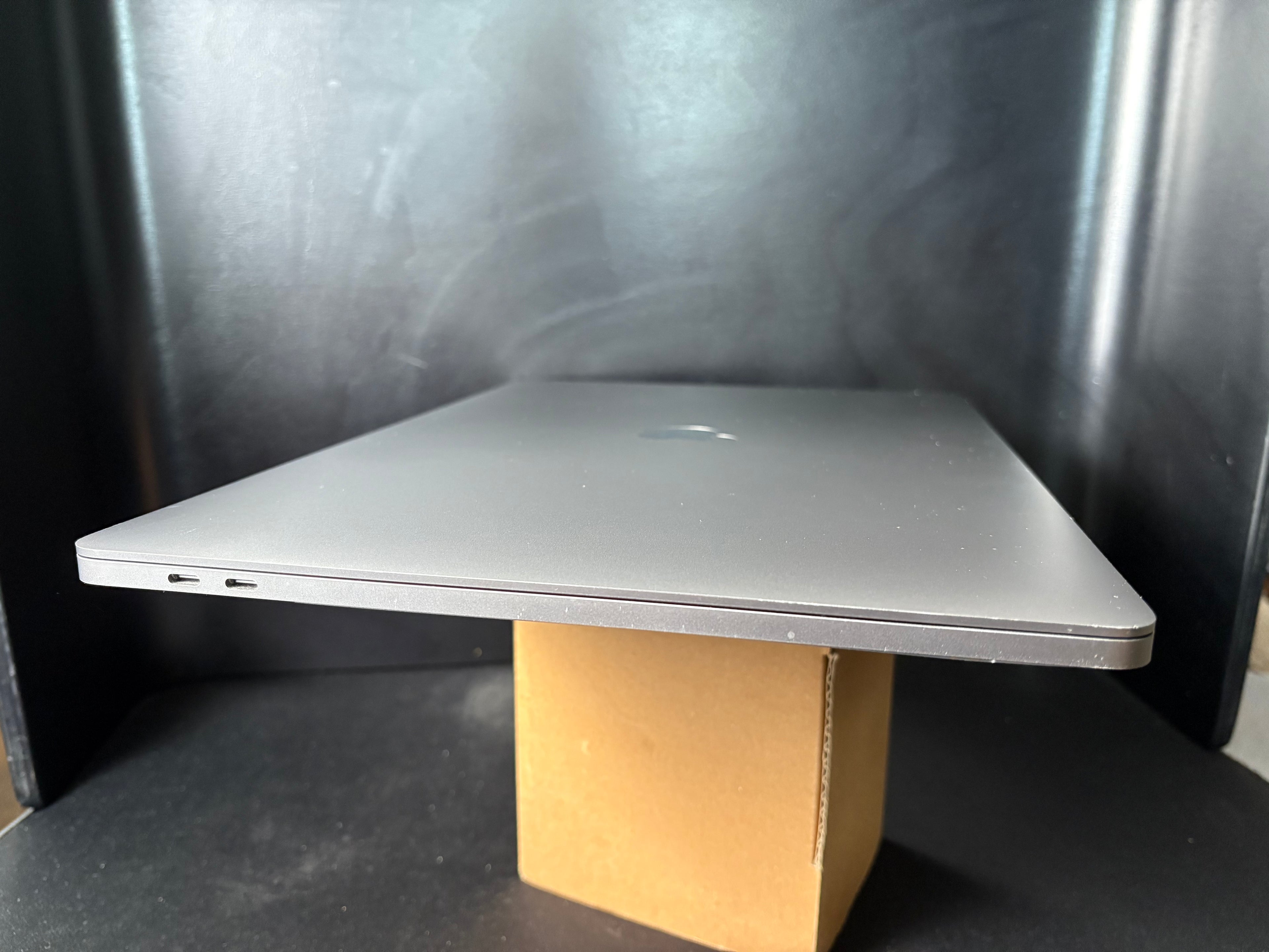 2019 MacBook Pro - i9 - 16GB - 1TB - (#2)