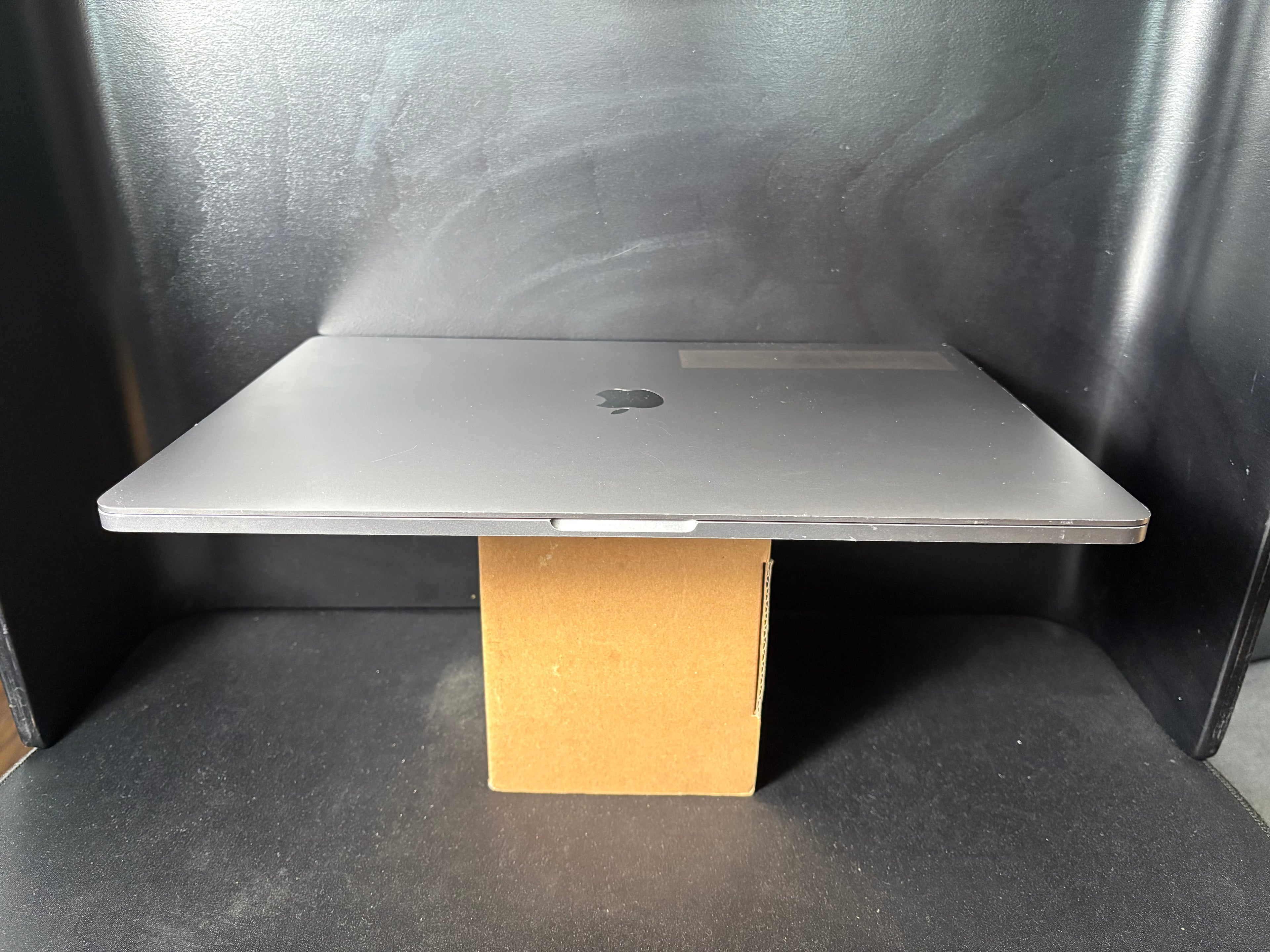 2019 MacBook Pro 16" - i9 - 32GB - 1TB SSD - #4