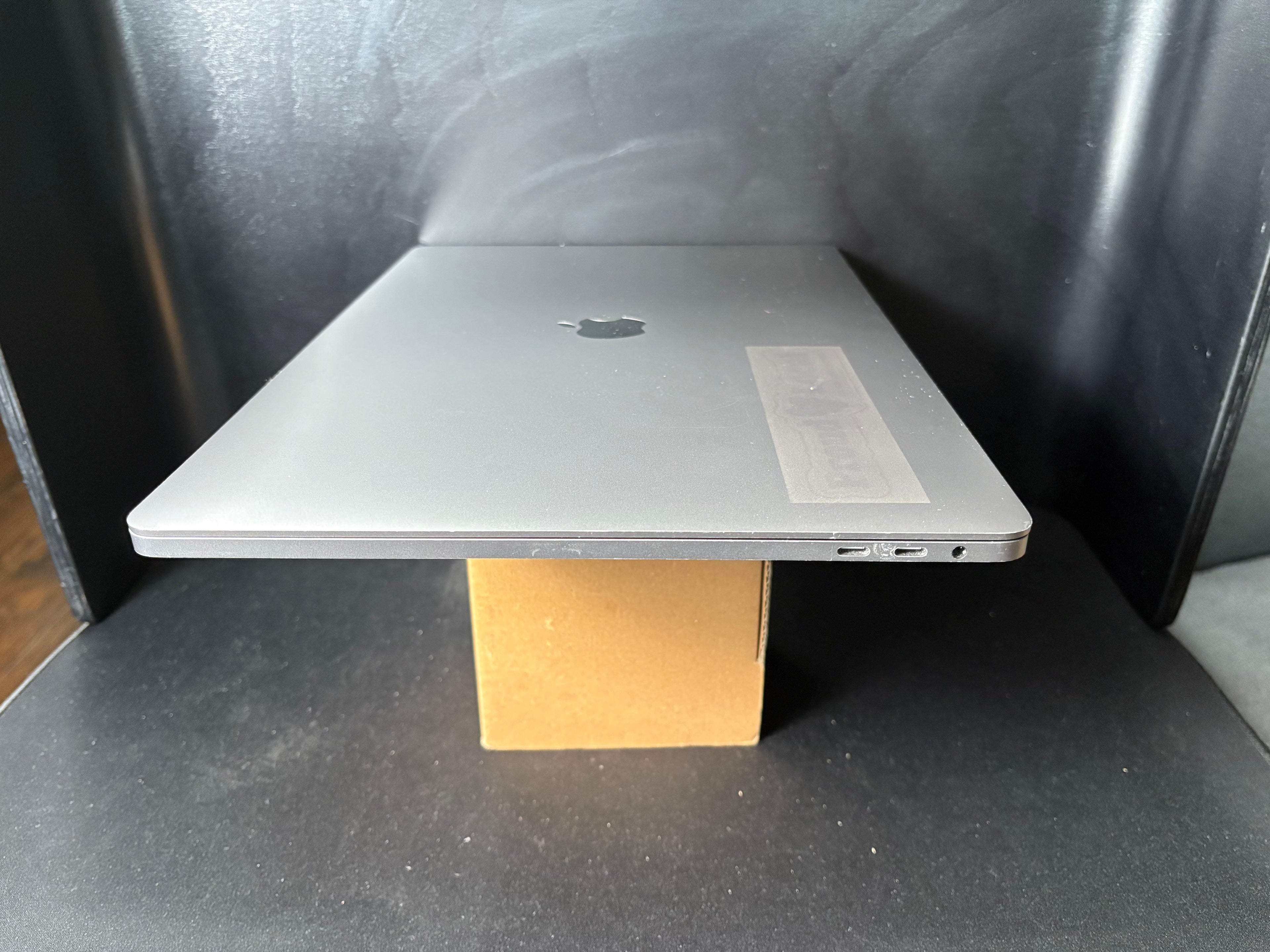 2019 MacBook Pro 16" - i9 - 32GB - 1TB SSD - #4