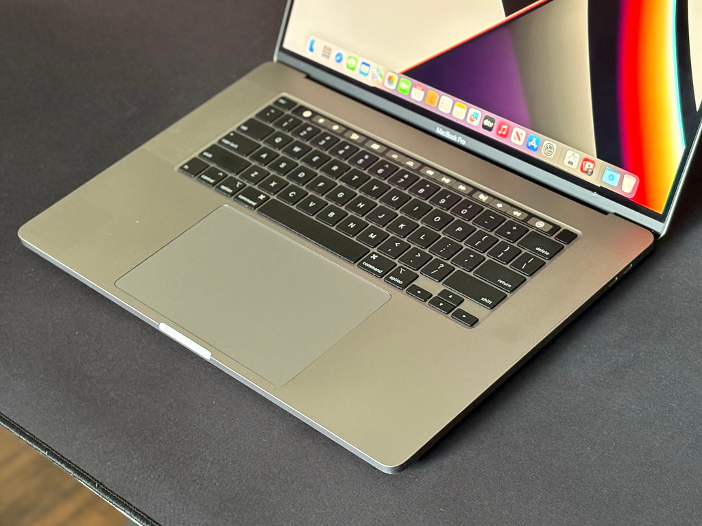 2019 MacBook Pro 16" - i9 - 16GB - 1TB SSD - (#7)