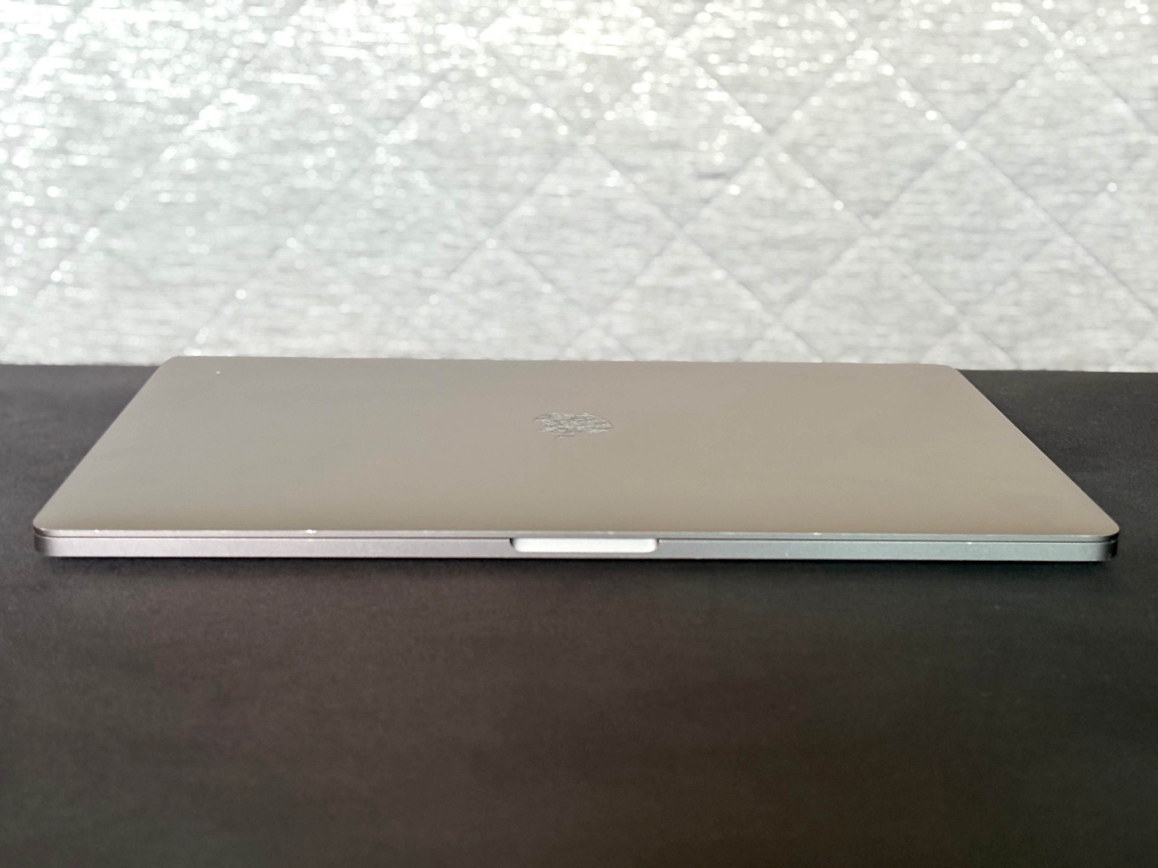 2019 MacBook Pro 16" - i9 - 16GB - 1TB SSD - (#7)