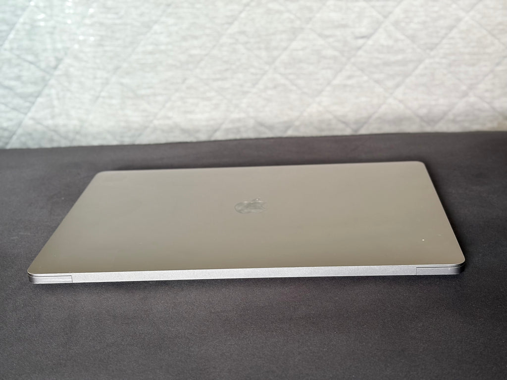 2019 MacBook Pro 16" - i9 - 16GB - 1TB SSD - (#7)