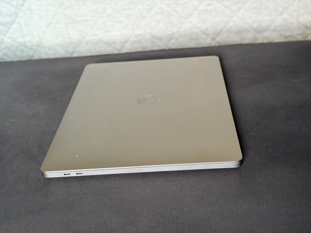 2019 MacBook Pro 16" - i9 - 16GB - 1TB SSD - (#7)