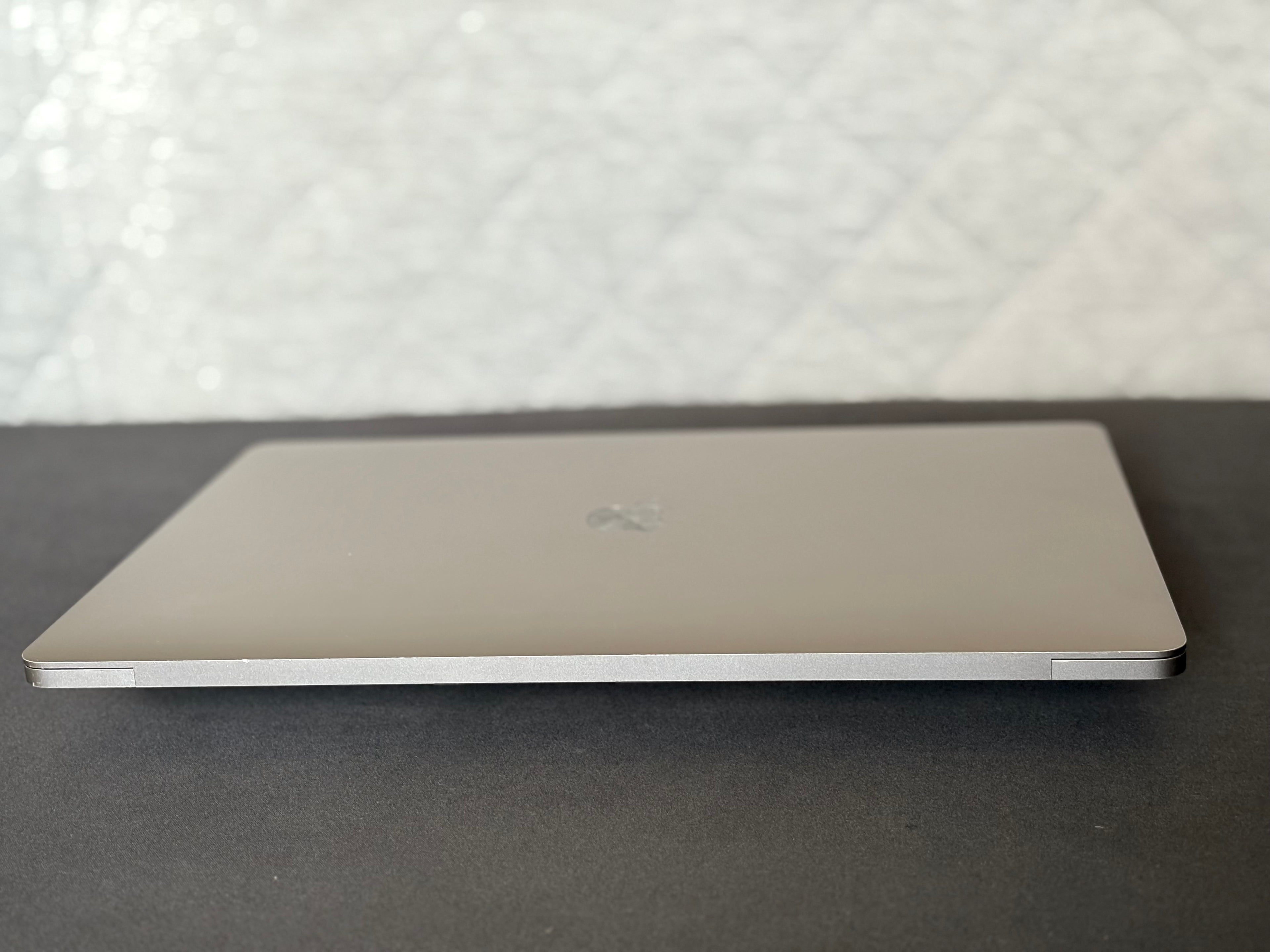 2019 MacBook Pro 16" - i9 - 16GB - 1TB SSD (#8)