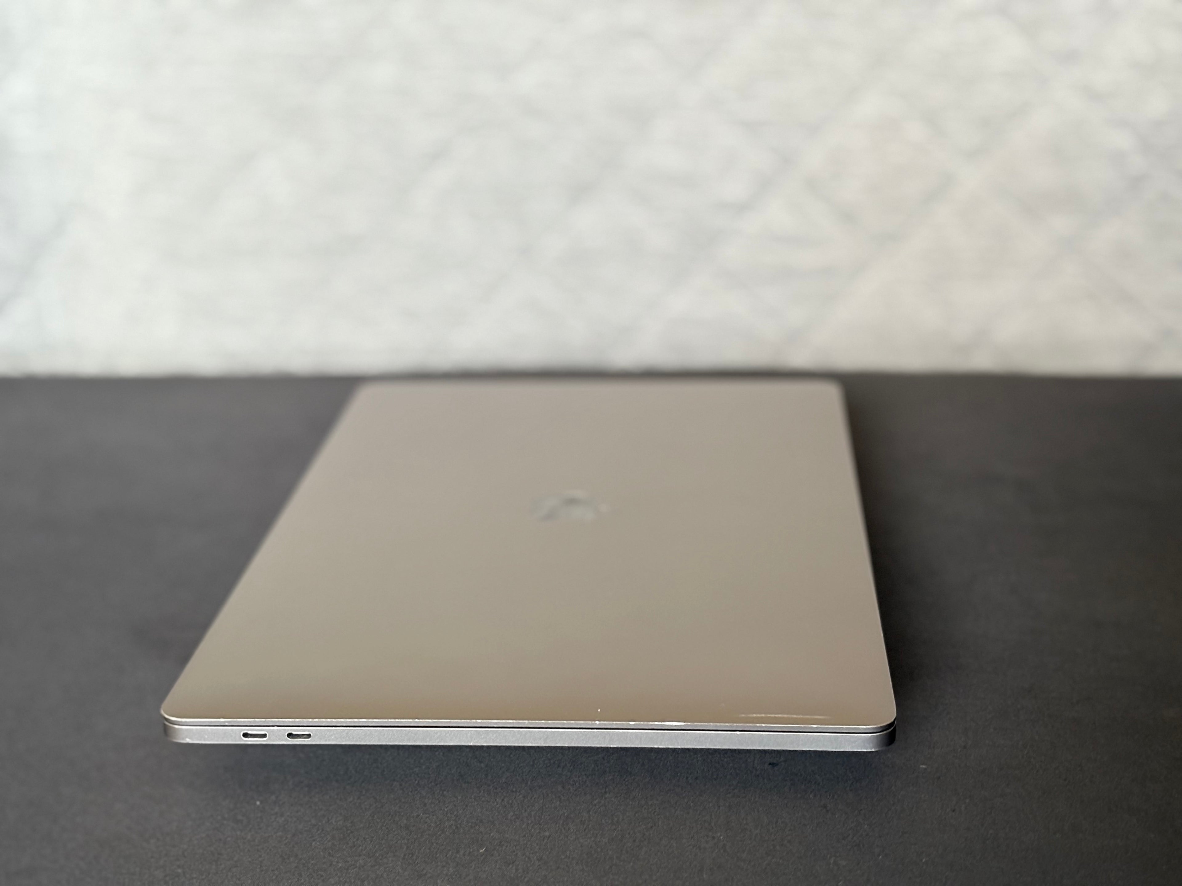 2019 MacBook Pro 16" - i9 - 16GB - 1TB SSD (#8)