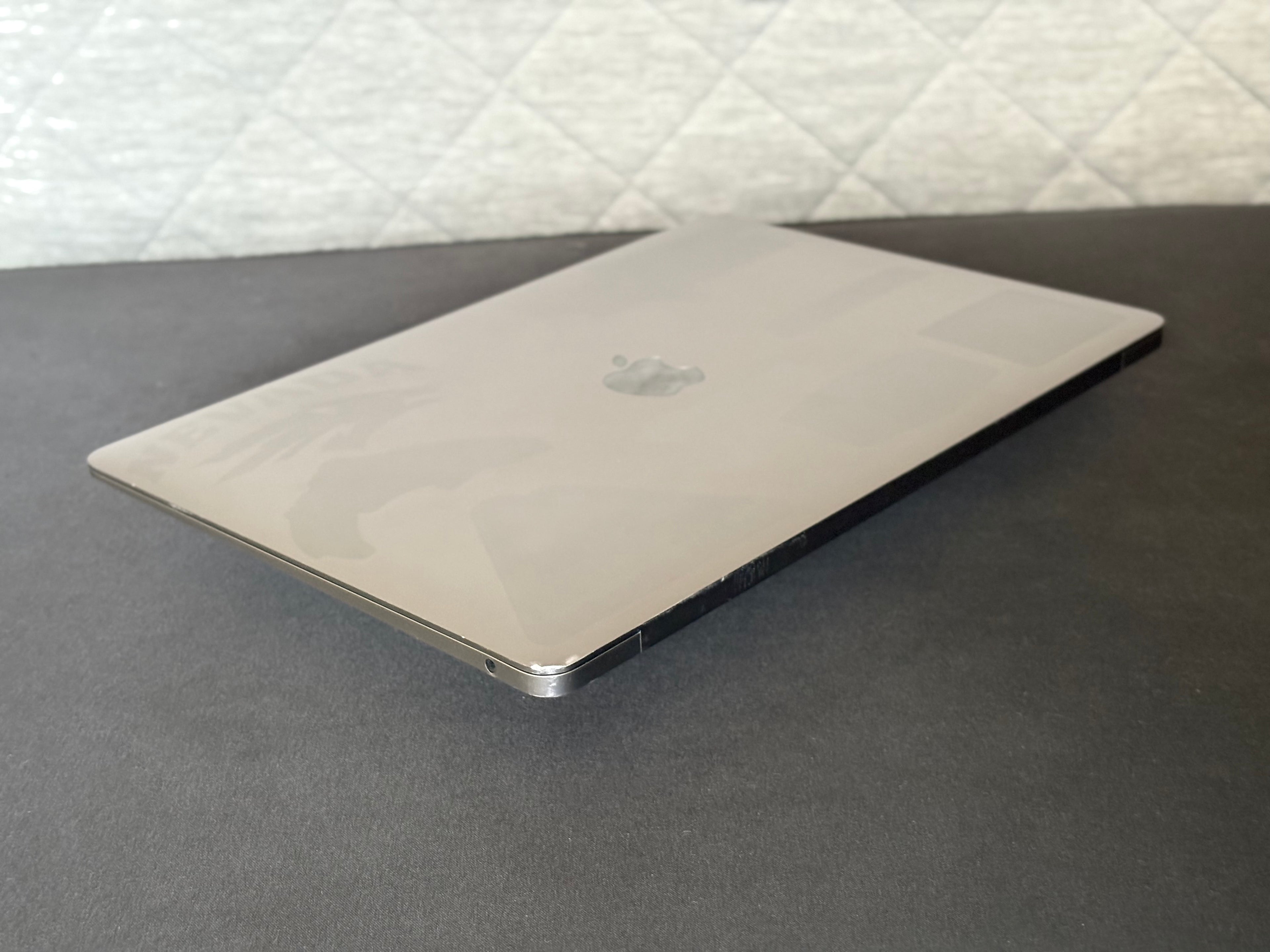 2019 MacBook Air - 8GB - 256GB - (#9)