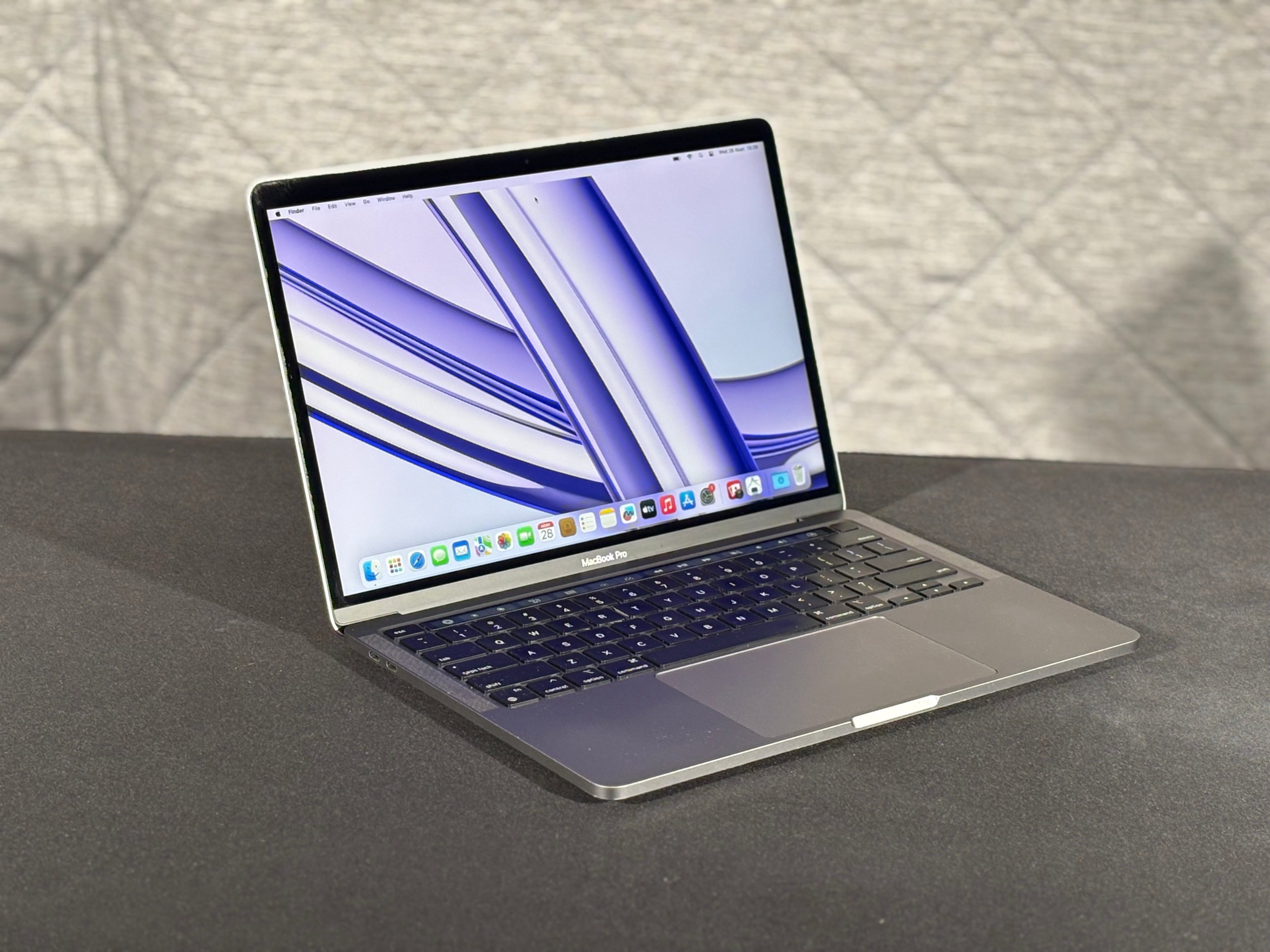 2022 MacBook Pro - M2 10-Core - 8GB/512GB (#10)