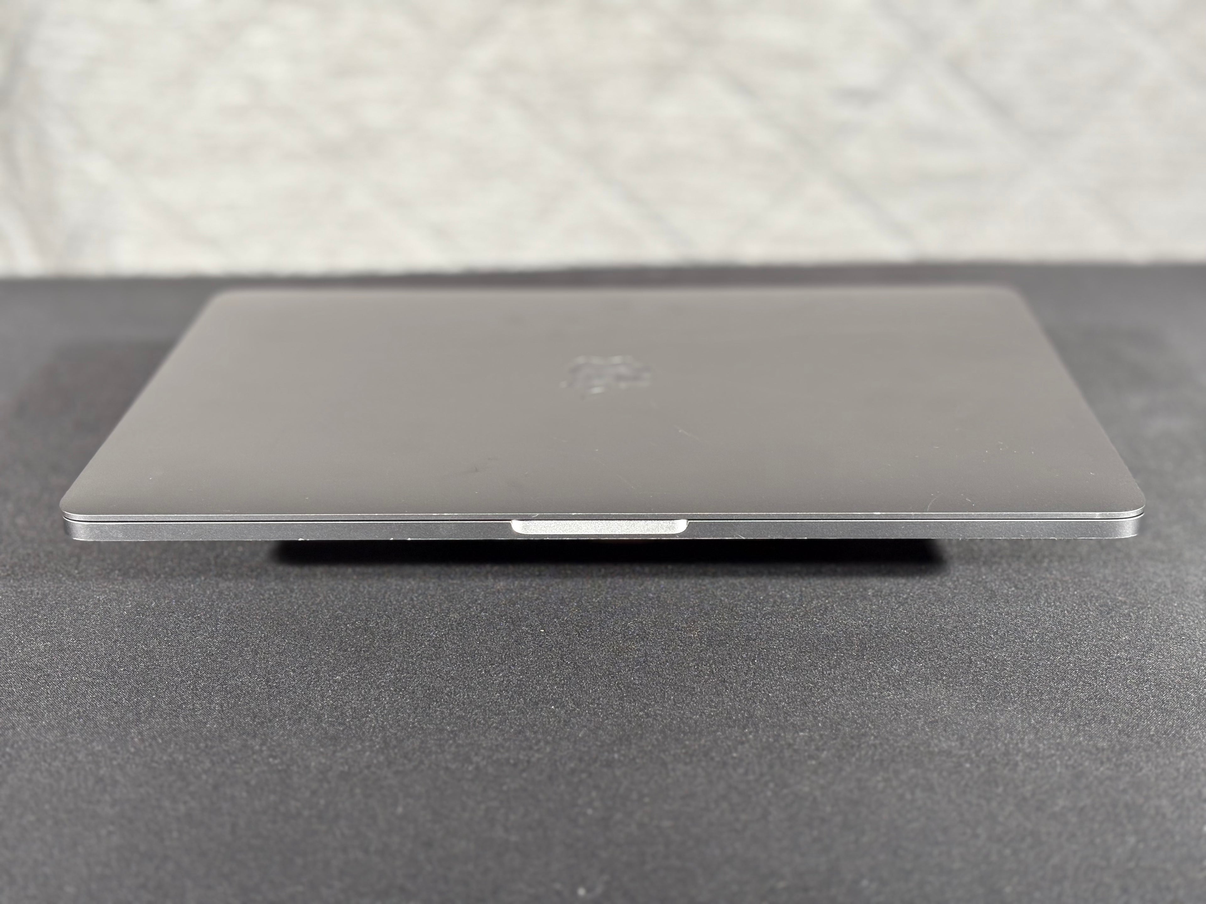 2022 MacBook Pro - M2 10-Core - 8GB/512GB (#10)