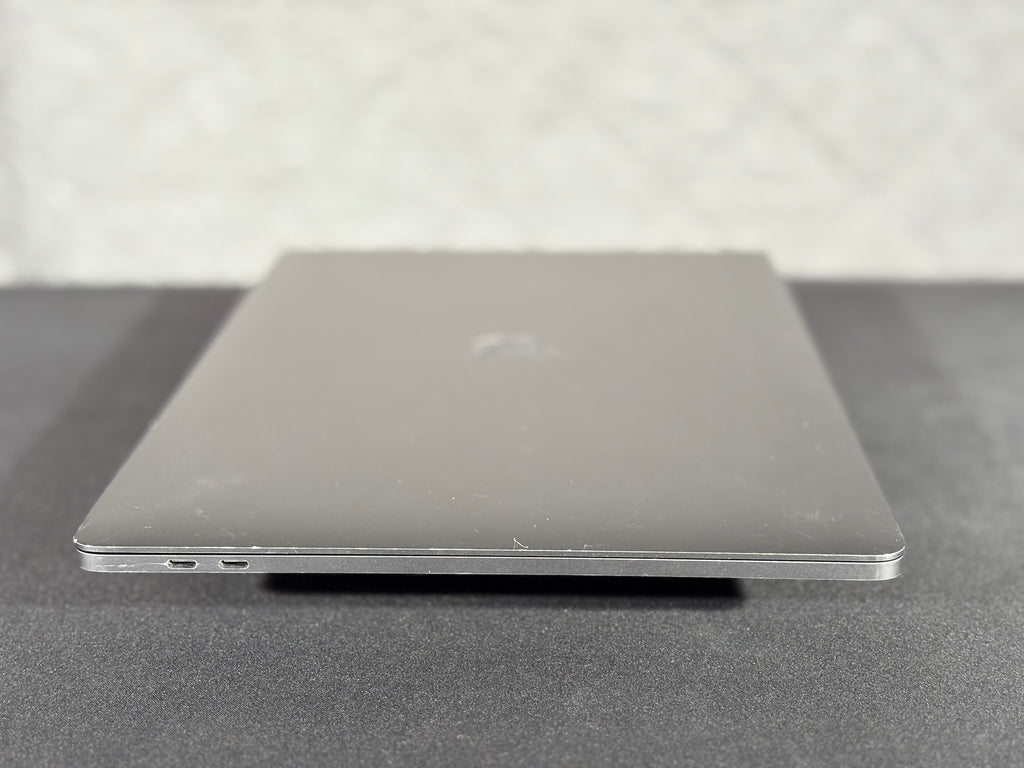 2019 MacBook Pro 15" - HexaCore i7 - 16GB/512GB - (#12)