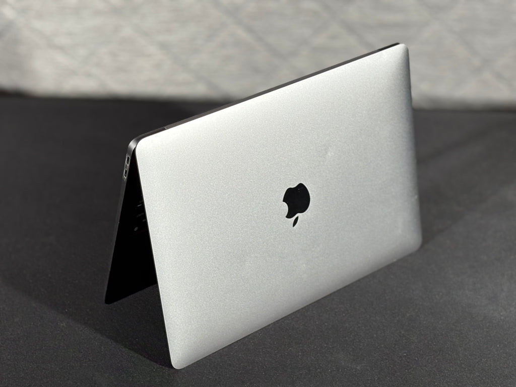 2020 MacBook Air M1 - 8GB - 128GB - (#13)