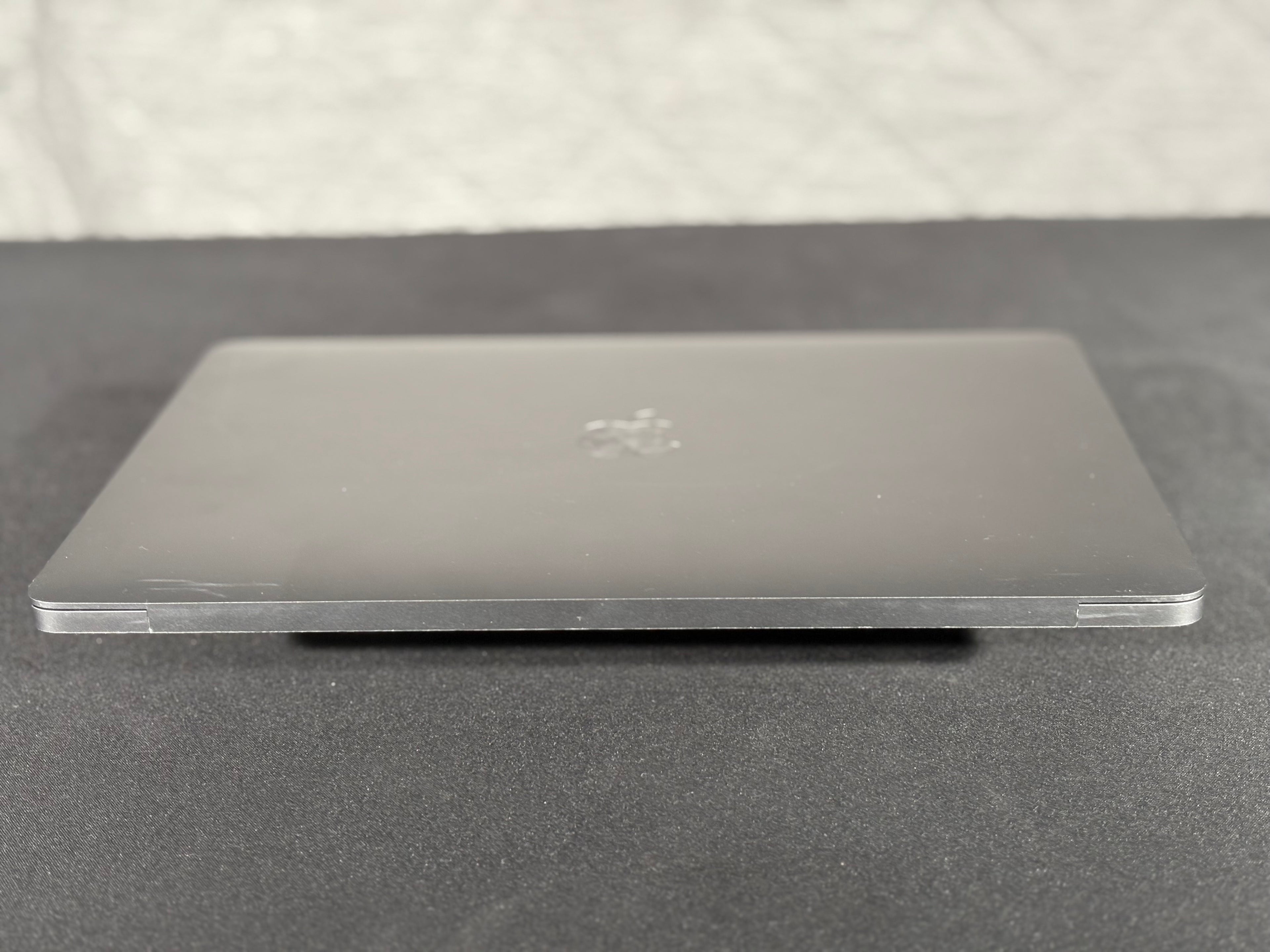 2020 MacBook Air M1 - 8GB - 128GB - (#13)